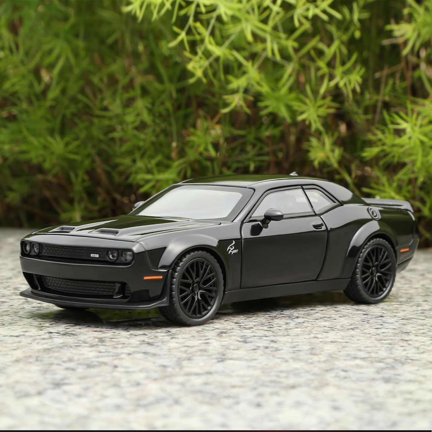 1:32 Hellcat Dodge Challenger SRT - Black - image 2