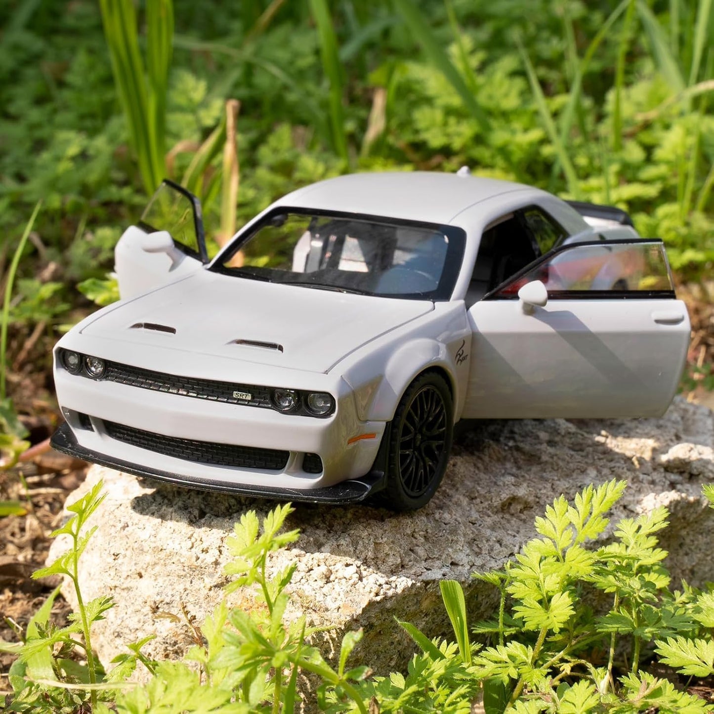 1:32 Hellcat Dodge Challenger SRT - Grey - image 7
