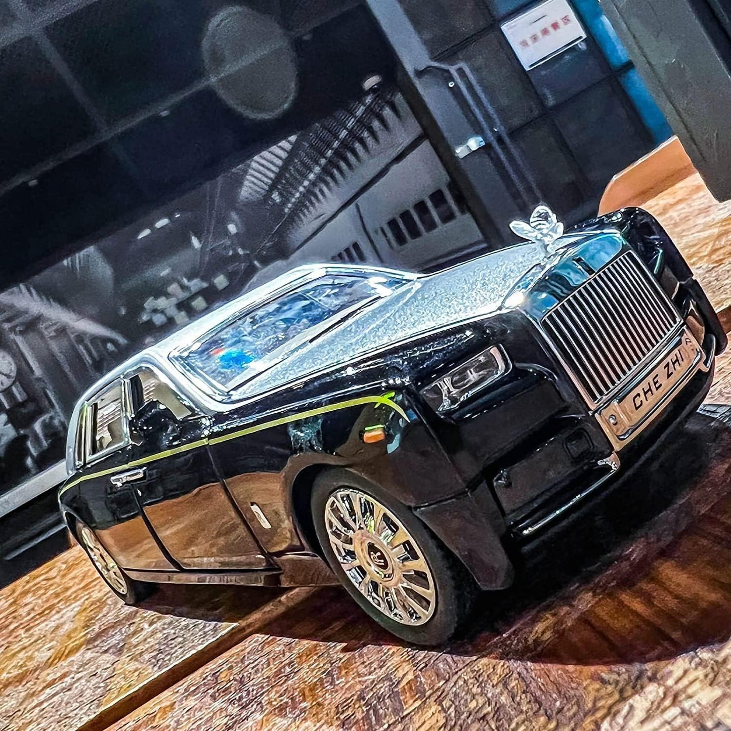 Rolls-Royce Phantom - Silver - image 5